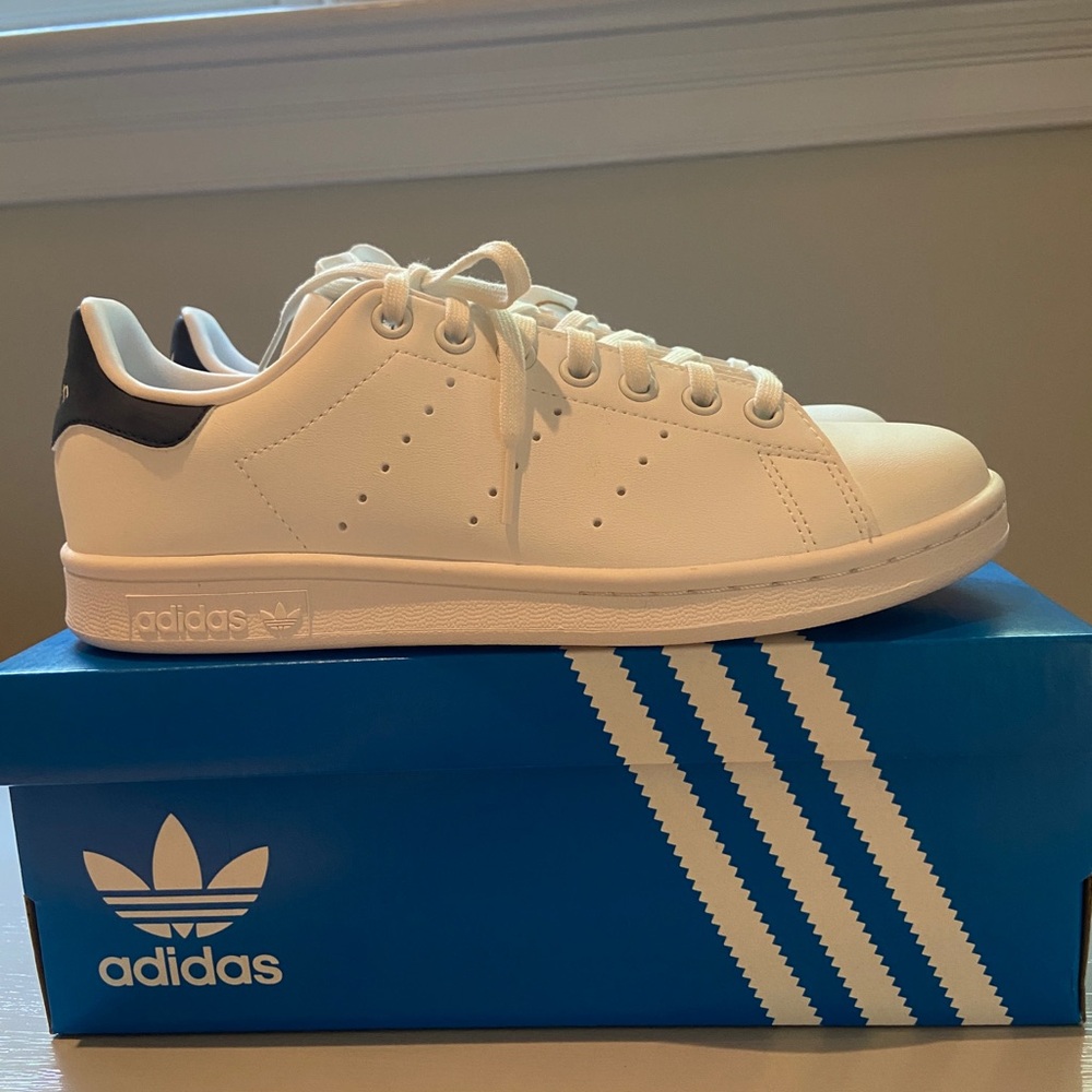 Adidas Stan Smith kids 6 women’s 8